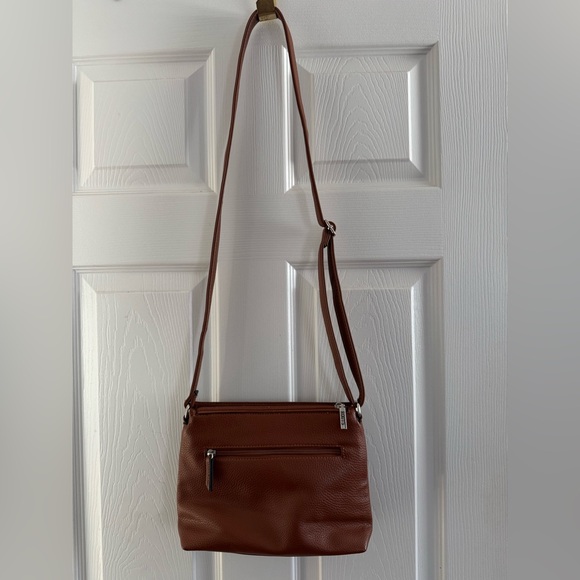 Roots Tan Leather Crossbody Bag - Picture 12 of 12